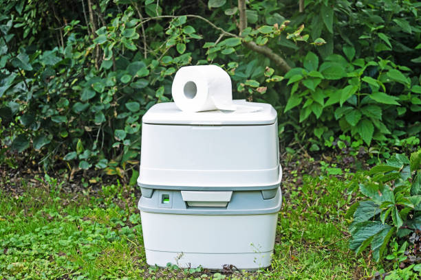 Best Portable toilet rental cost  in Omro, WI